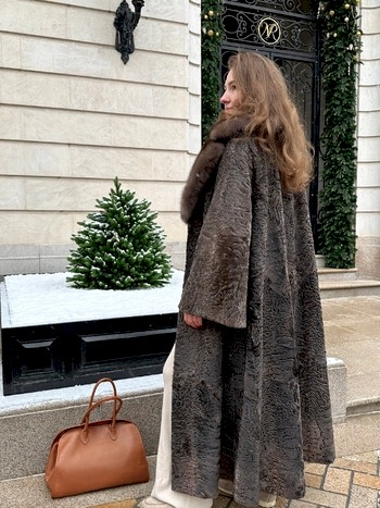 Пальто из каракуля 135см с соболиным воротником тортор 