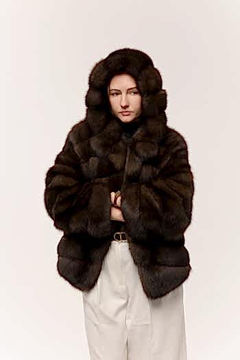 Шуба из темного соболя с капюшоном 60см