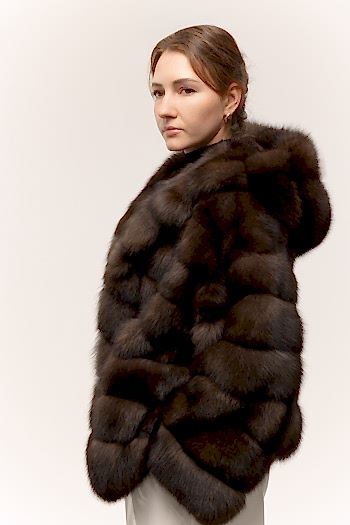 Шуба из темного соболя с капюшоном 60см