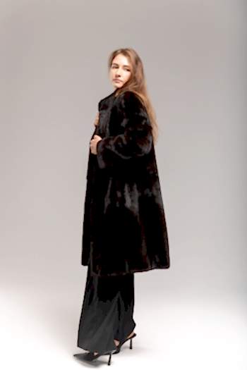 Шуба из датской норки коричневая